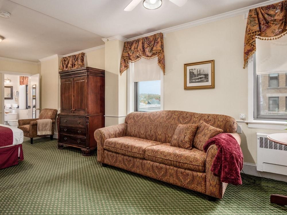 The Lafayette A grand Riverboat Era Hotel photo 12