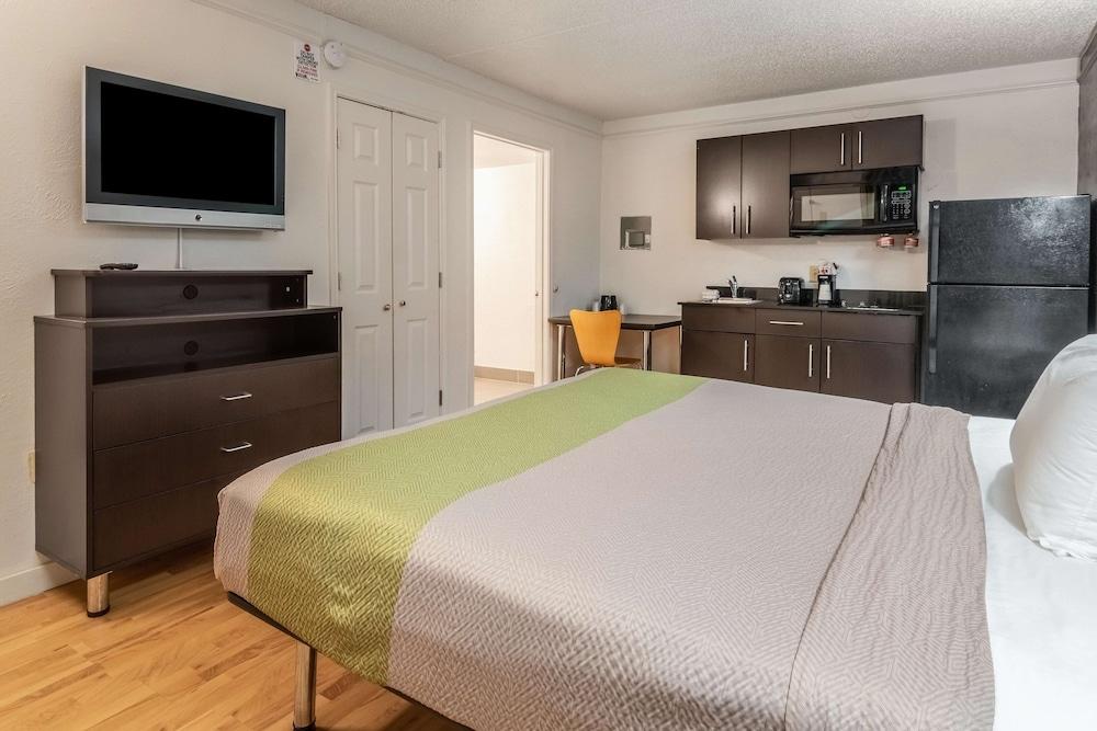 Studio 6 Fort Worth, TX - West Medical Center photo 25