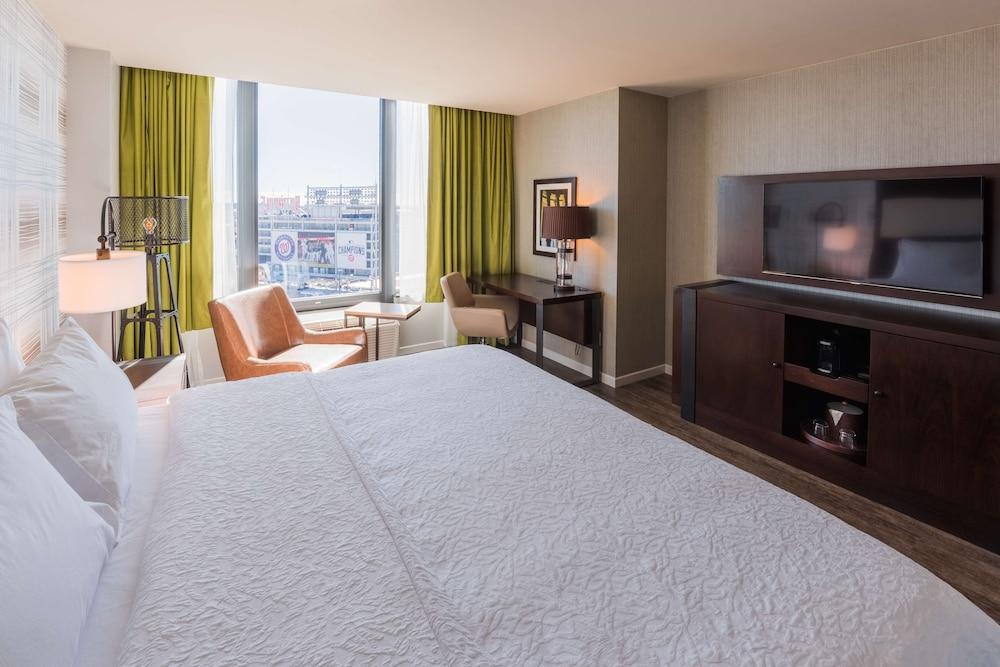 Hampton Inn & Suites Washington DC-Navy Yard photo 15