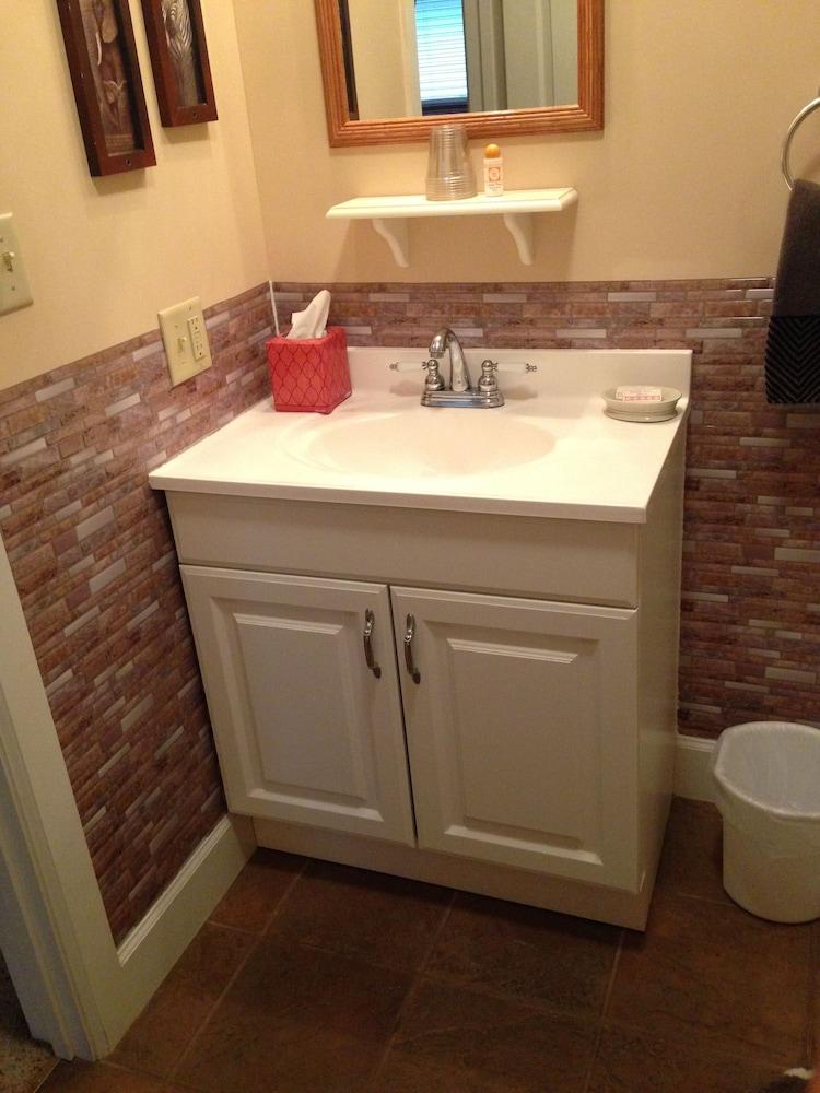 Monroe Street Suites photo 24