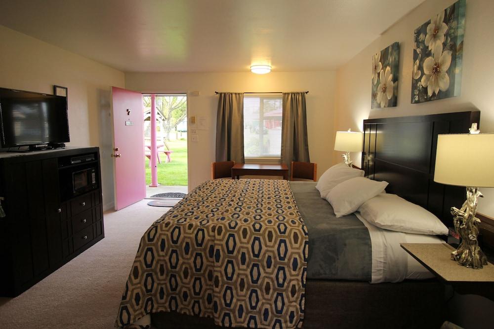 Mariner's Cove Inn photo 14