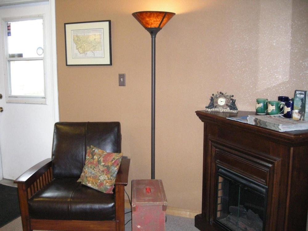 Falls Motel photo 35