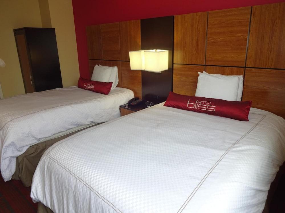 Hotel Bliss photo 17