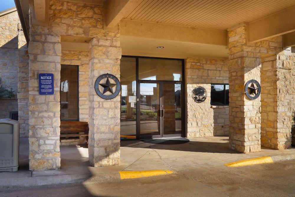 Days Inn & Suites by Wyndham Llano photo 49