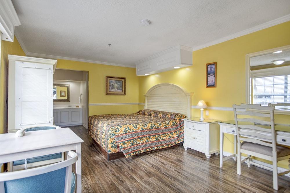 Edgewater Inn photo 3