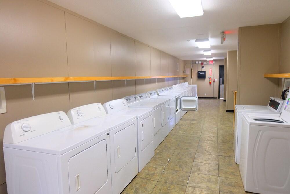 Target Hospitality-Pecos North Lodge photo 14