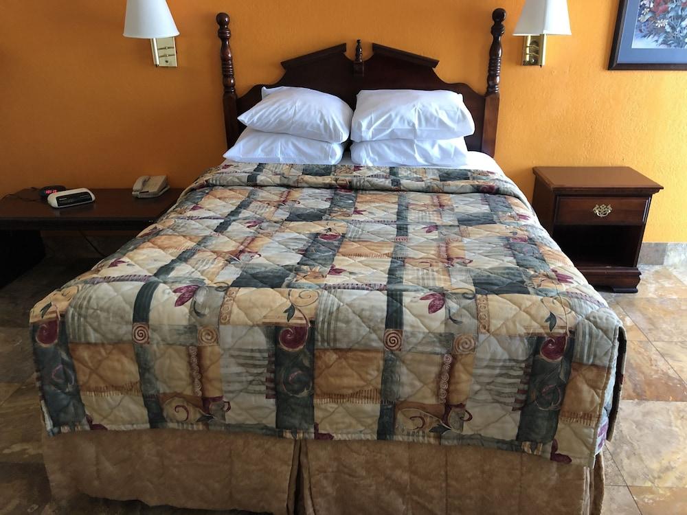 Budget Inn - Ft Myers photo 3
