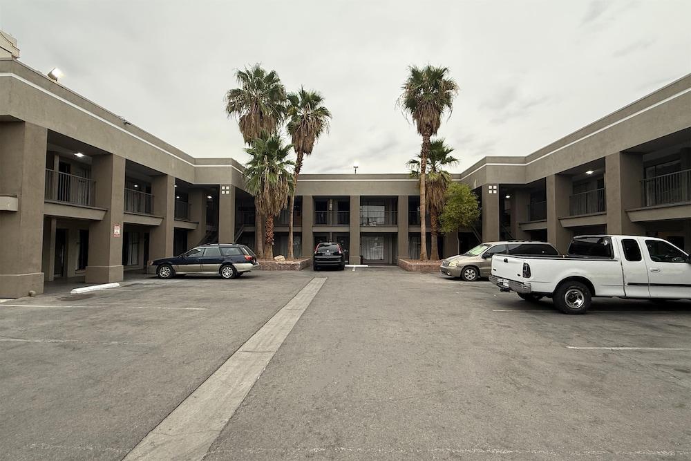 DTLV, a Baymont by Wyndham photo 1