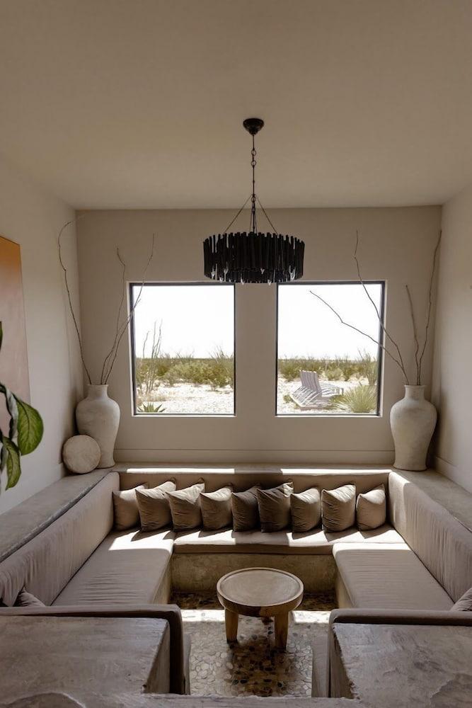 Willow House photo 2
