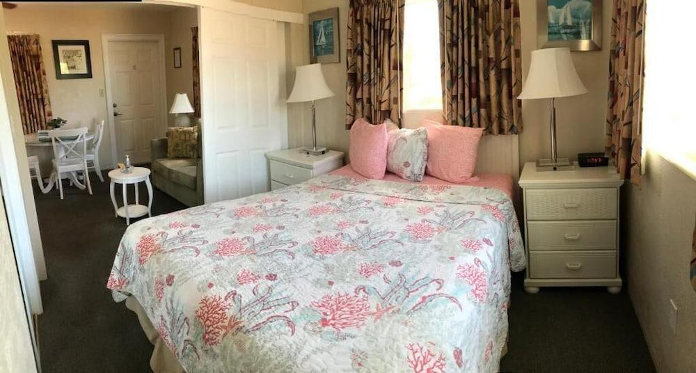 Carlton House Motel photo 8