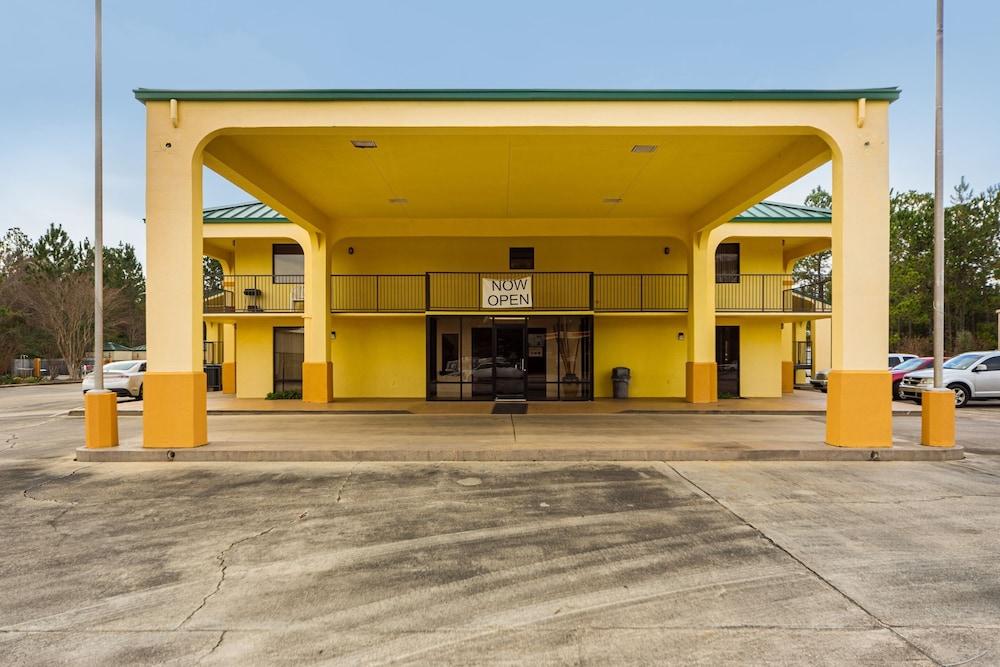 Days Inn by Wyndham Atmore photo 12