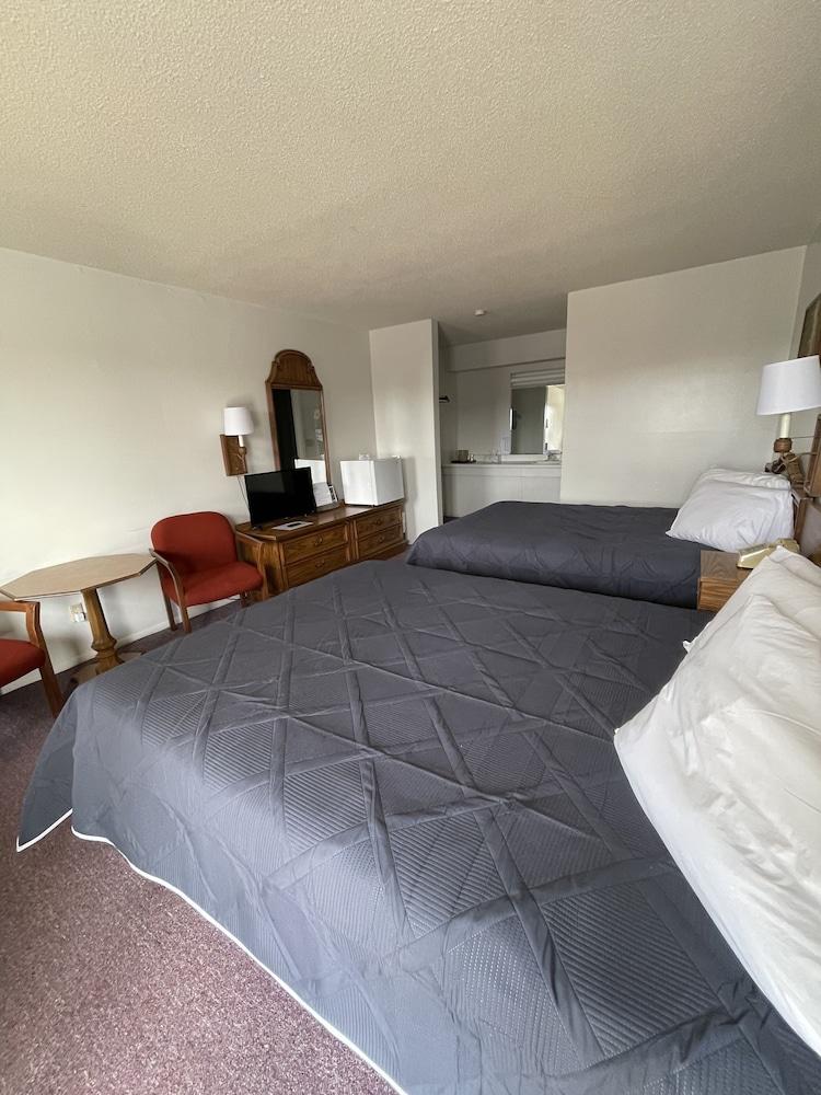 Scottish Inns Osage Beach photo 38