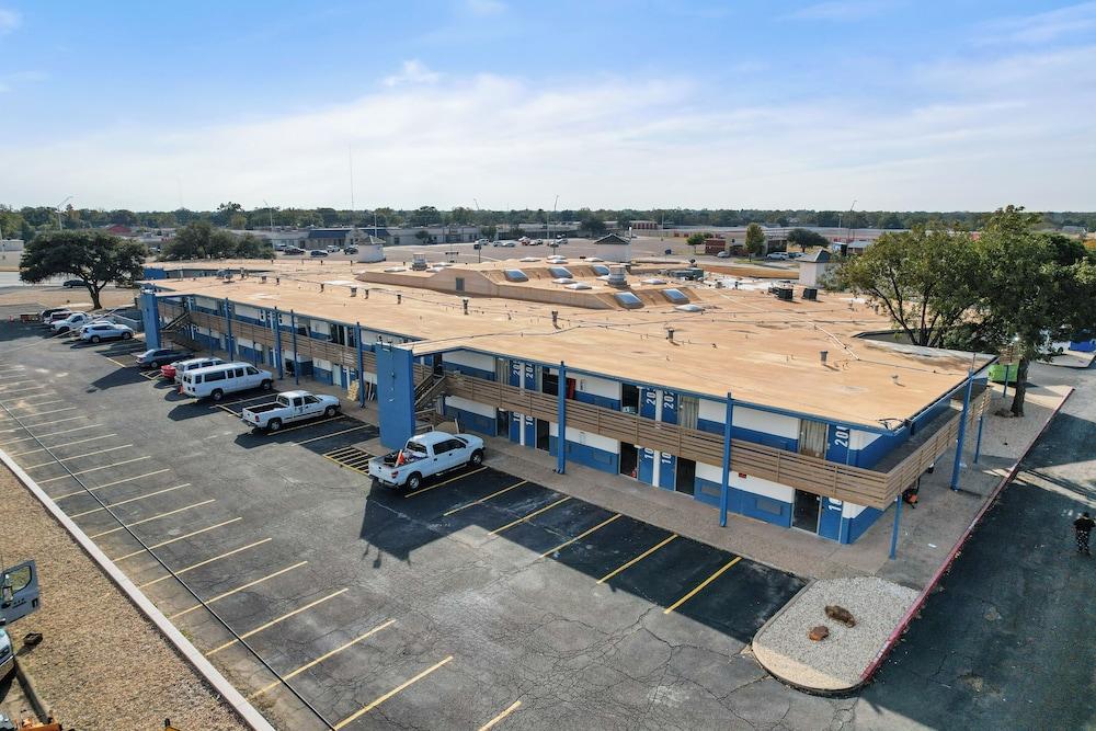 Southern Springs Extended Stay photo 5