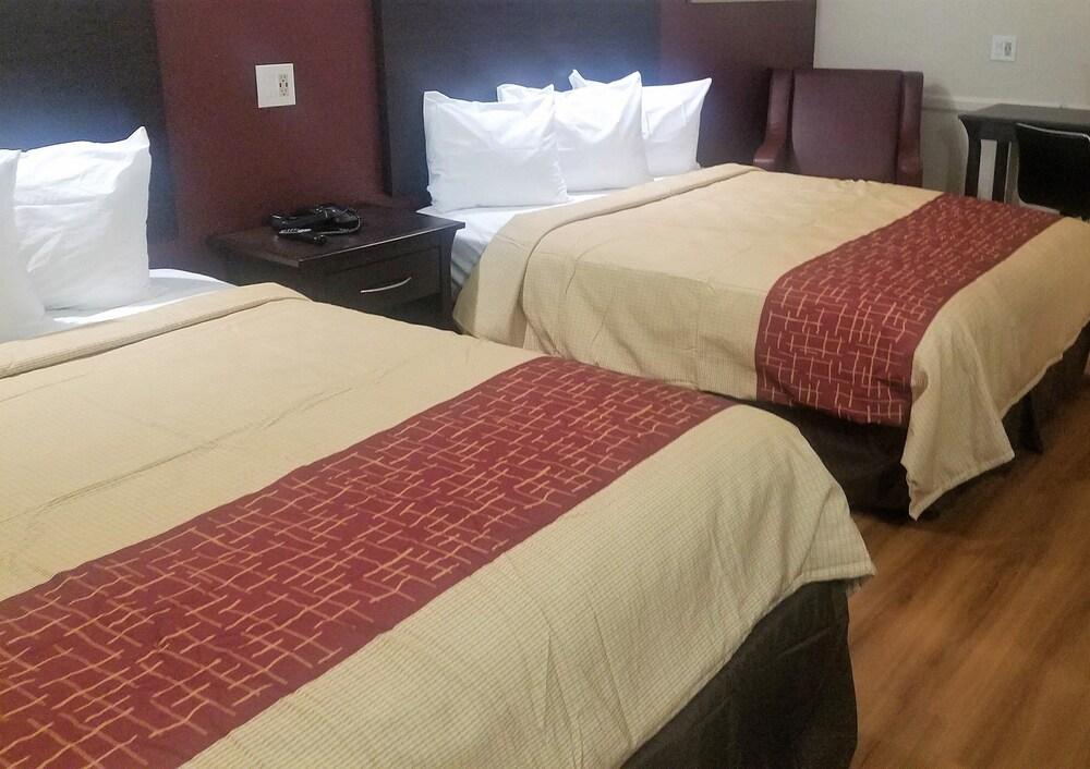 Red Roof Inn & Suites Houston - Hobby Airport photo 8