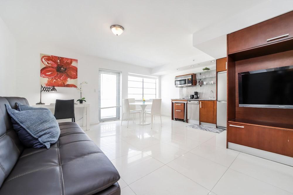 Strand Ocean Drive Suites photo 13