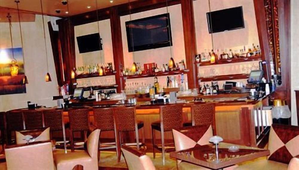 Hollywood Casino & Hotel photo 10