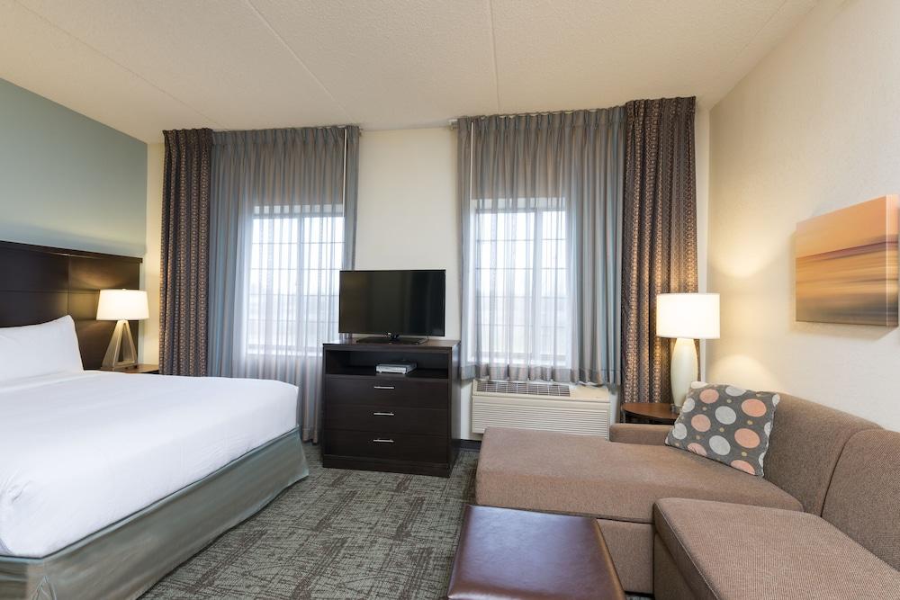 Staybridge Suites Chicago-Oakbrook Terrace by IHG photo 5