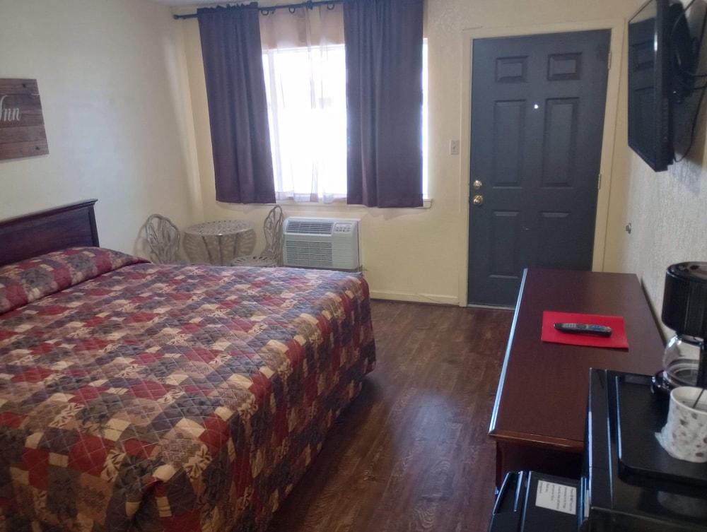 Yellow Diamond Inn photo 29