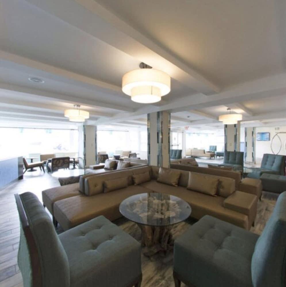 Aqua Blue Hotel photo 10