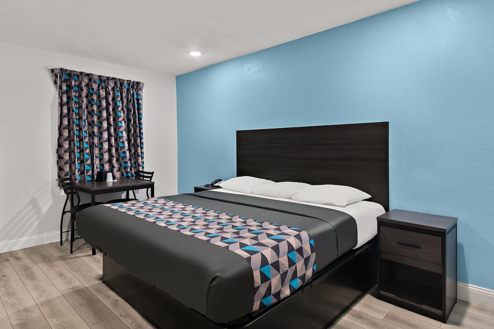 Rodeway Inn Palestine photo 9