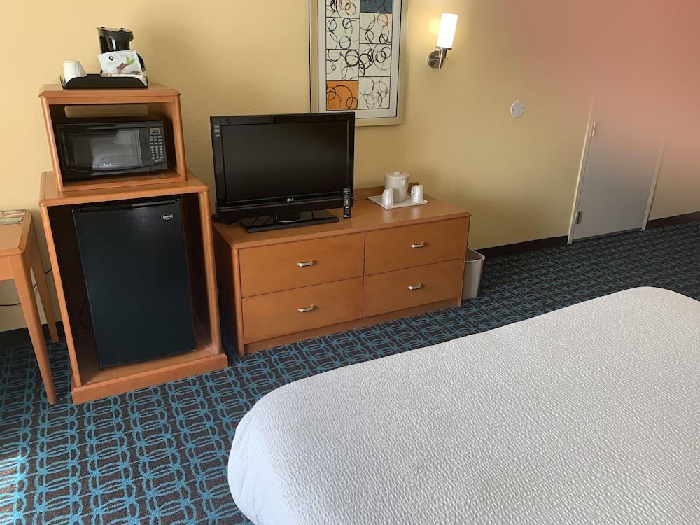 Fairfield Inn and Suites by Marriott Columbia photo 3