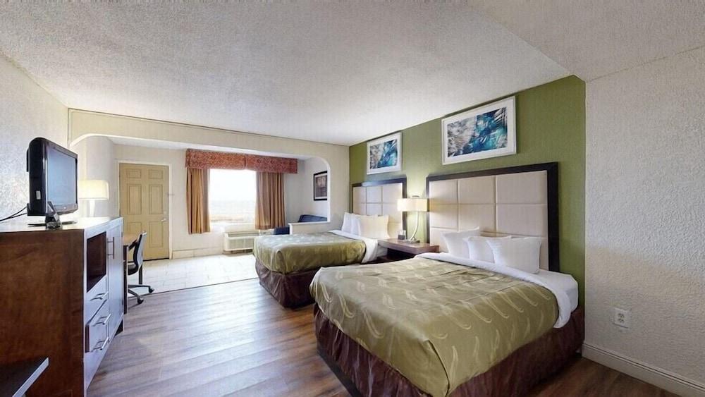Quality Inn & Suites Corpus Christi Beachside photo 32