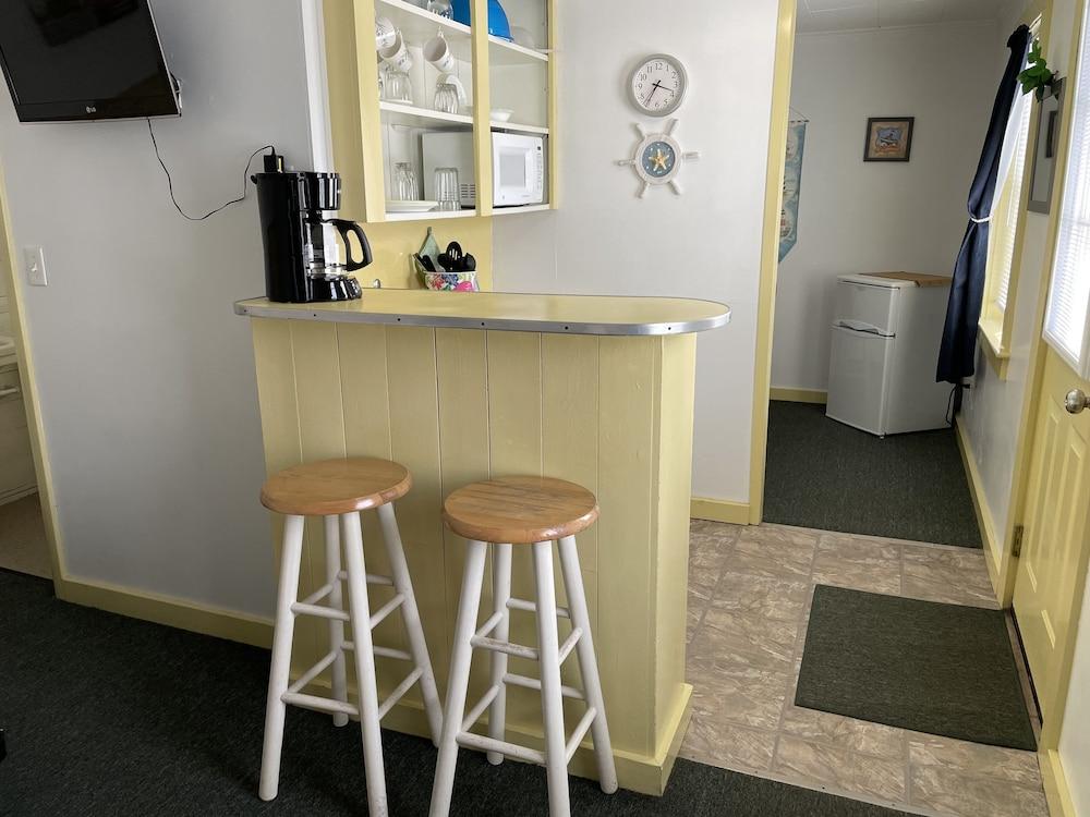 Moontide Motel Cabins & Apartments photo 21