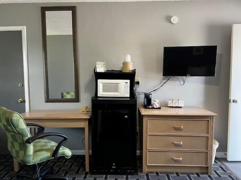 Hawkeye Motel photo 6