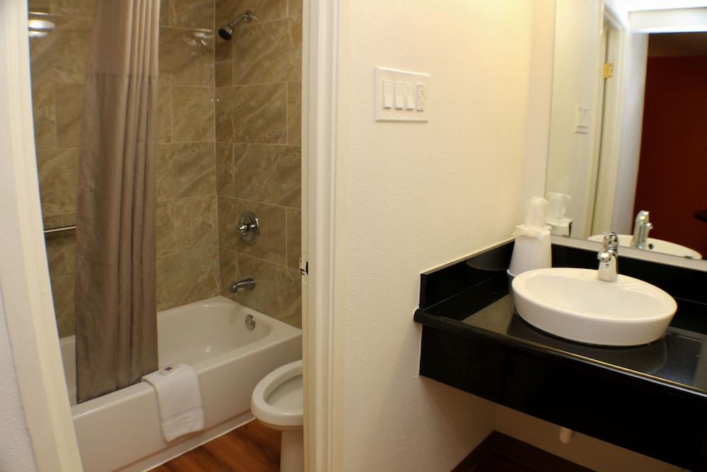 Motel 6 Beaumont, TX photo 28
