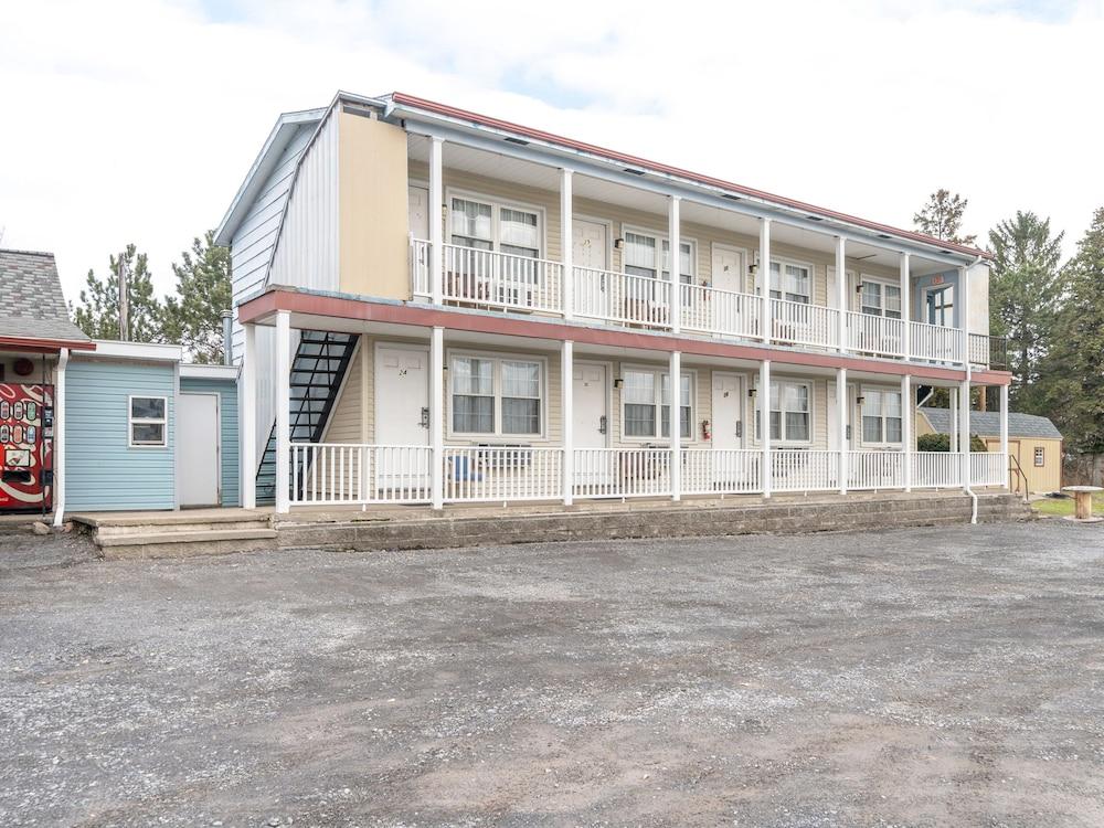 OYO Hotel Starlite Seneca Falls photo 47