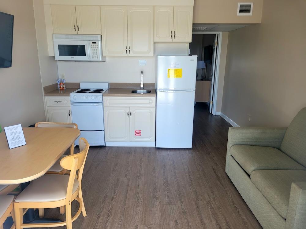Water's Edge Ocean Resort photo 6