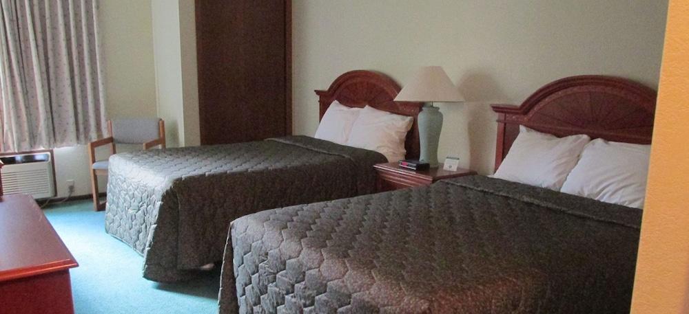 Shawano Four Seasons Hotel photo 4