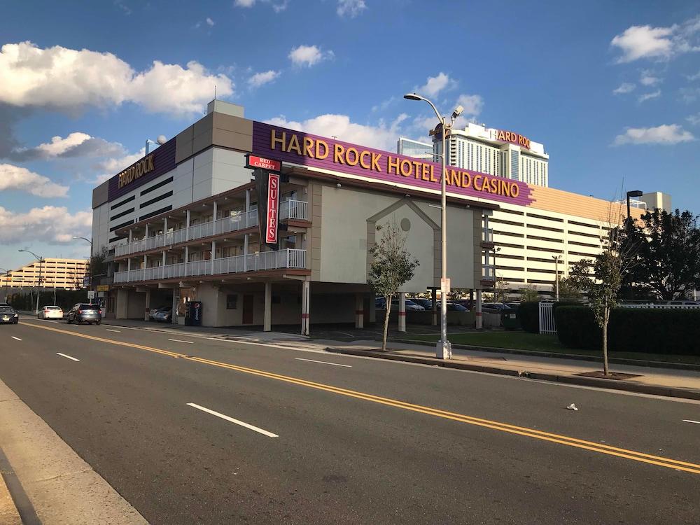 Red Carpet Inn & Suites photo 1