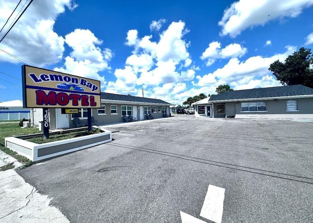 Lemon Bay Motel photo 18