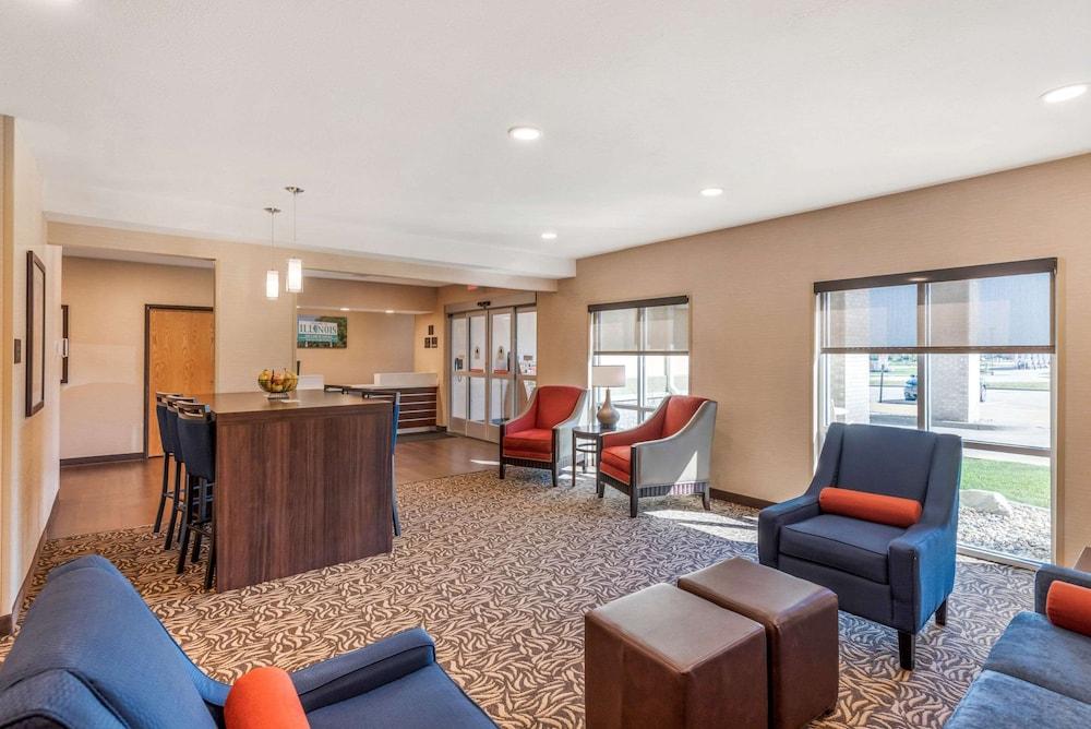 Comfort Inn & Suites near Route 66 photo 4