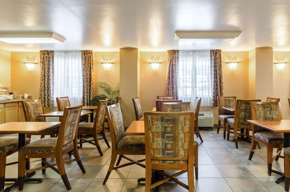 Quality Inn Chicopee - Springfield photo 22