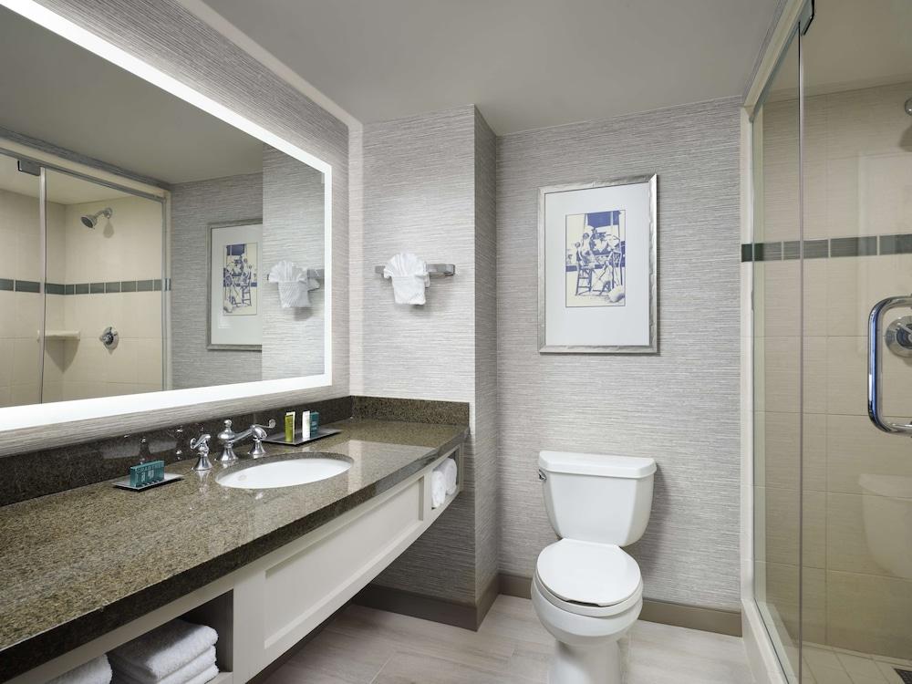Hilton Virginia Beach Oceanfront photo 94