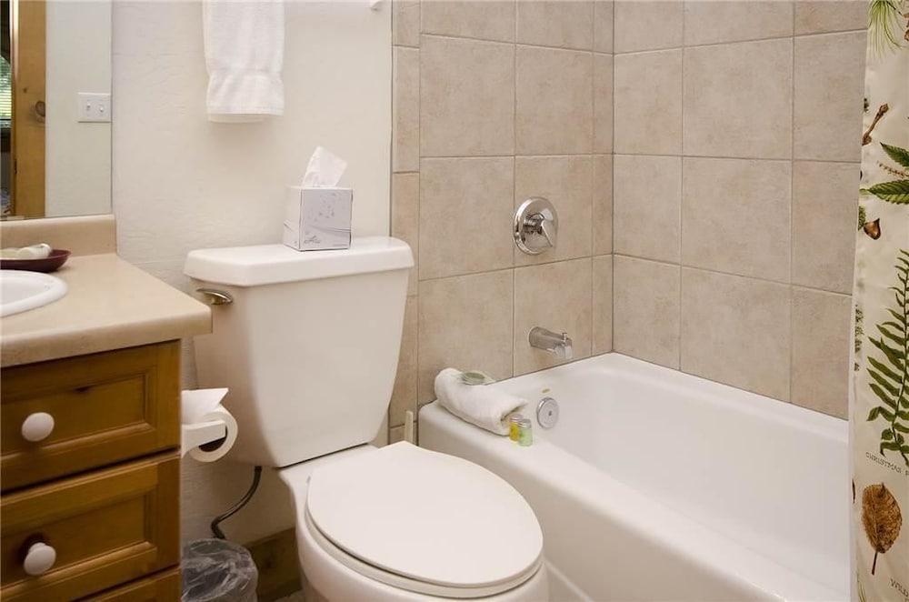 Saddle Creek Townhomes by Pioneer Ridge Management photo 80