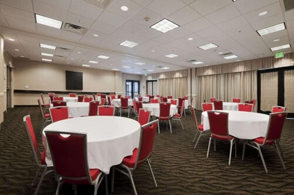 Hampton Inn Jacksonville-Anniston Area photo 63