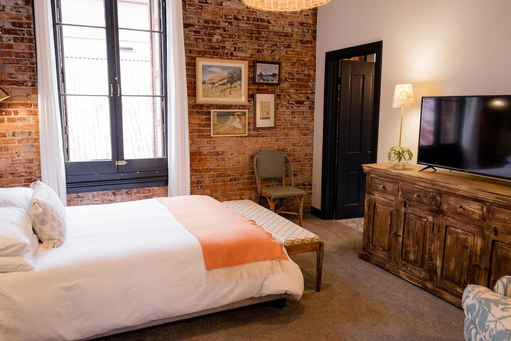 Speakeasy Suites photo 6