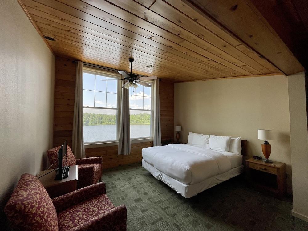 Hanging Horn Lakeside Resort photo 75