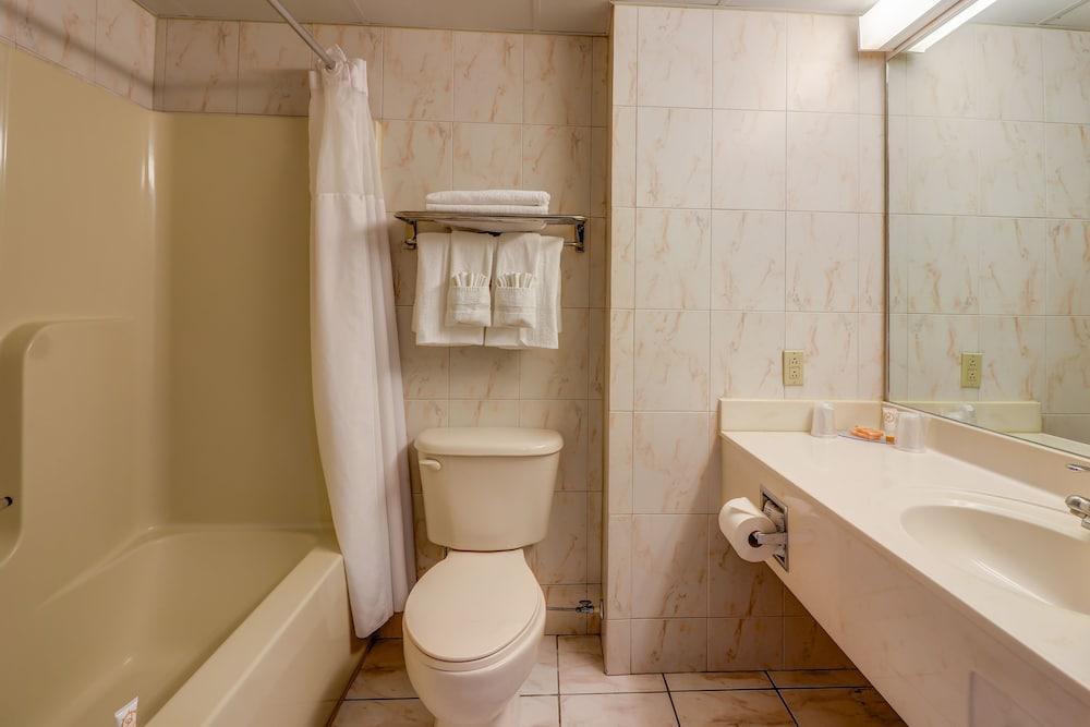 Ocean 1 Hotel and Suites photo 25