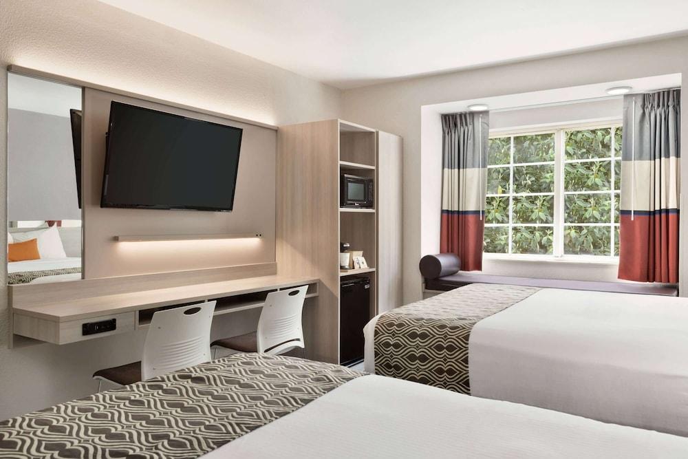Microtel Inn & Suites by Wyndham Raleigh photo 35