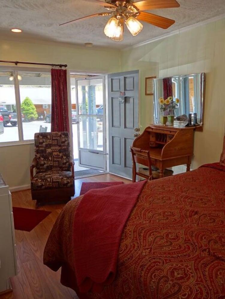 The Homestead Inn photo 38