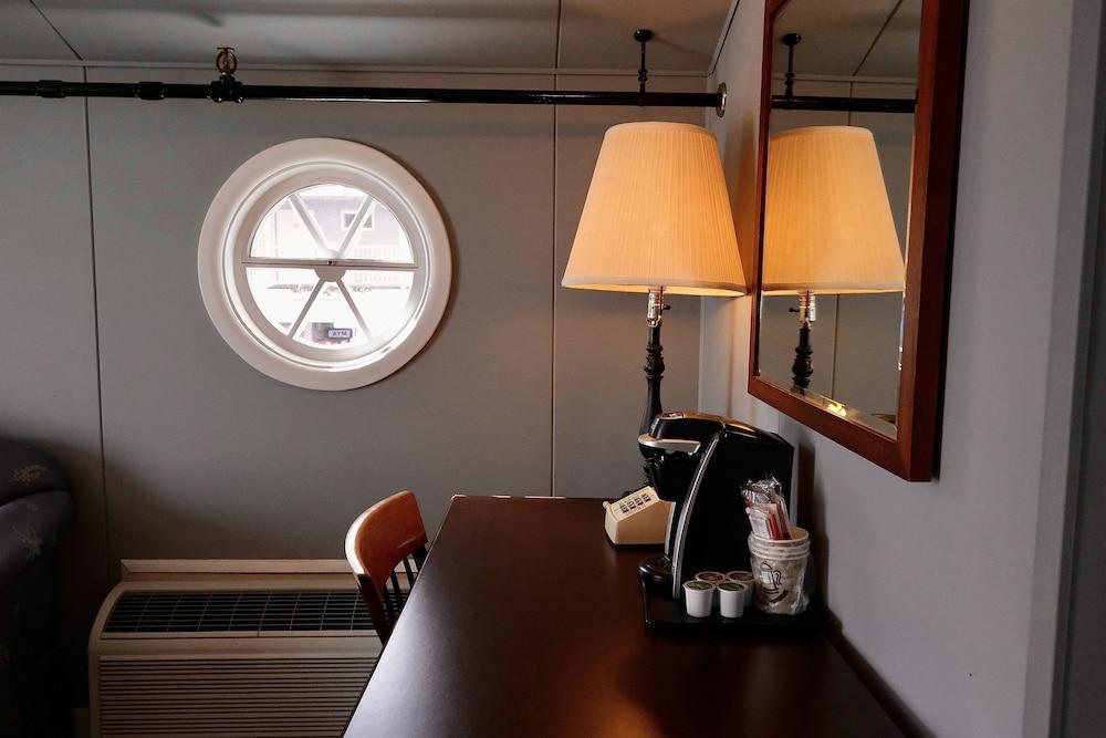 Fishermans Wharf Inn photo 30