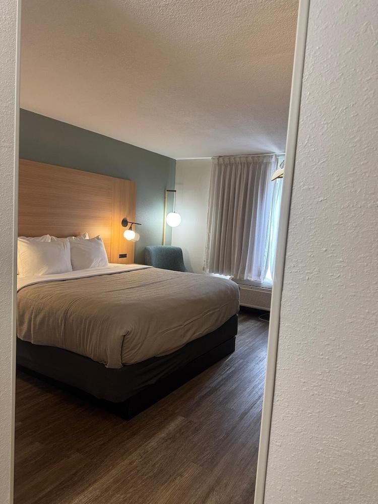 Quality Inn Orlando Near International Drive photo 41