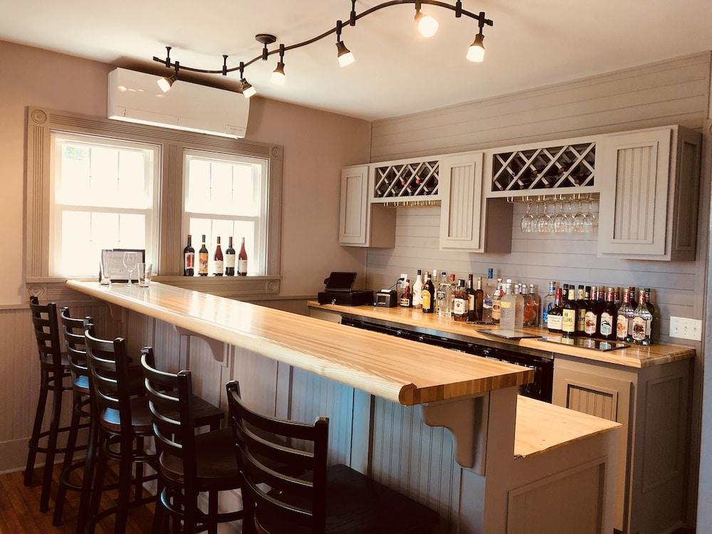 Plum Point Lodge photo 22