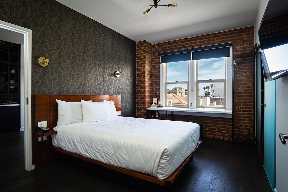 H Hotel photo 31