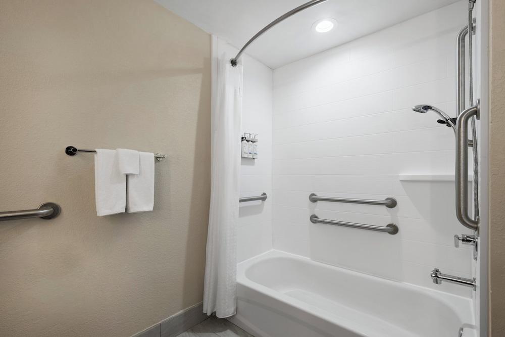 Holiday Inn Express & Suites Sebring by IHG photo 27