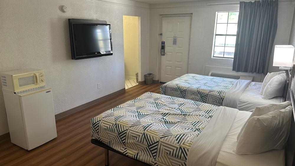 Motel 6 Beaumont, TX photo 11